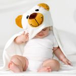 Mäkká a superabsorpčná detská osuška s kapucňou – Medvedík, 90x90cm, biela – 1